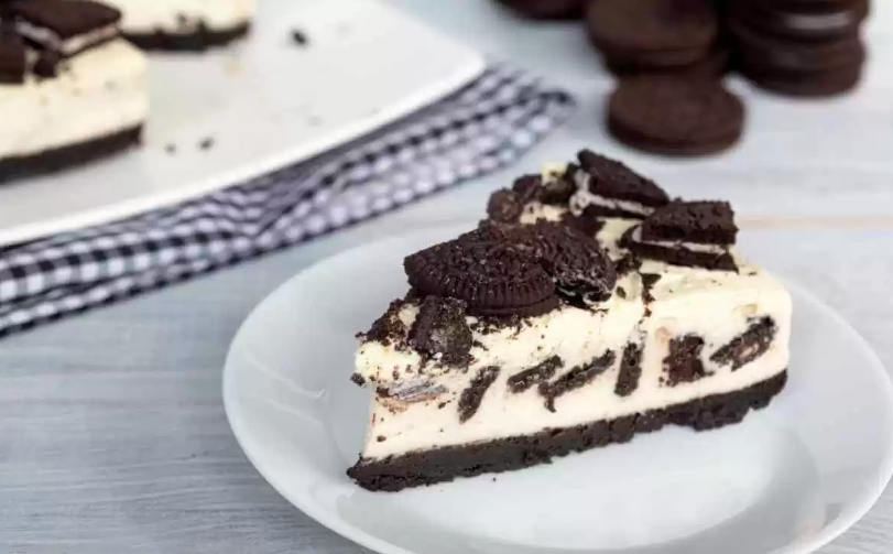 Trozo cheesecake Oreo